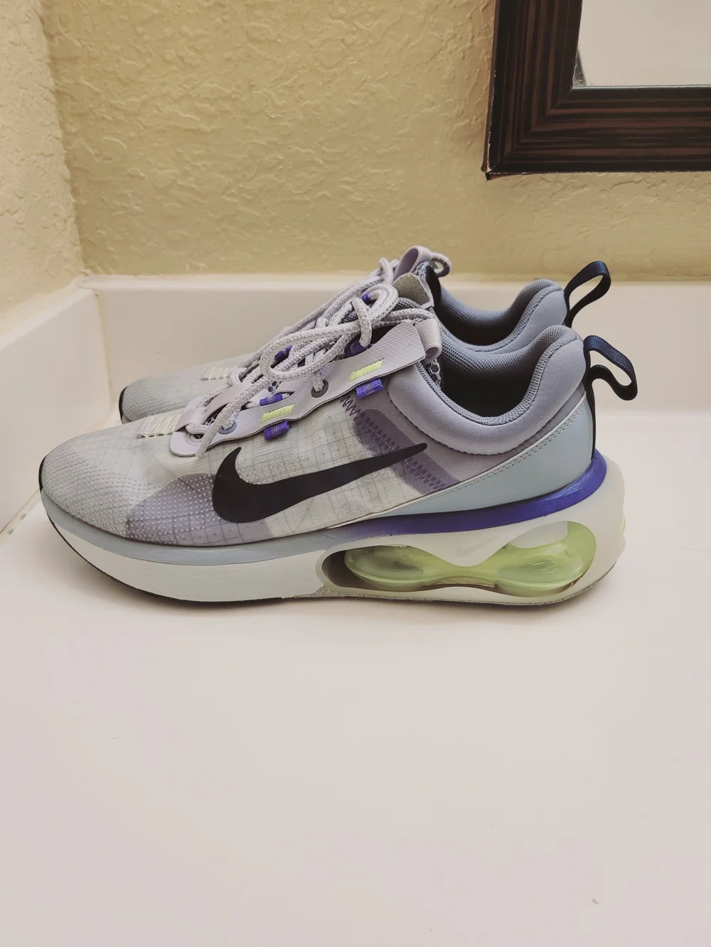 Nike Mens Air Max React Running Shoes - Light Gray/Purple 10.5